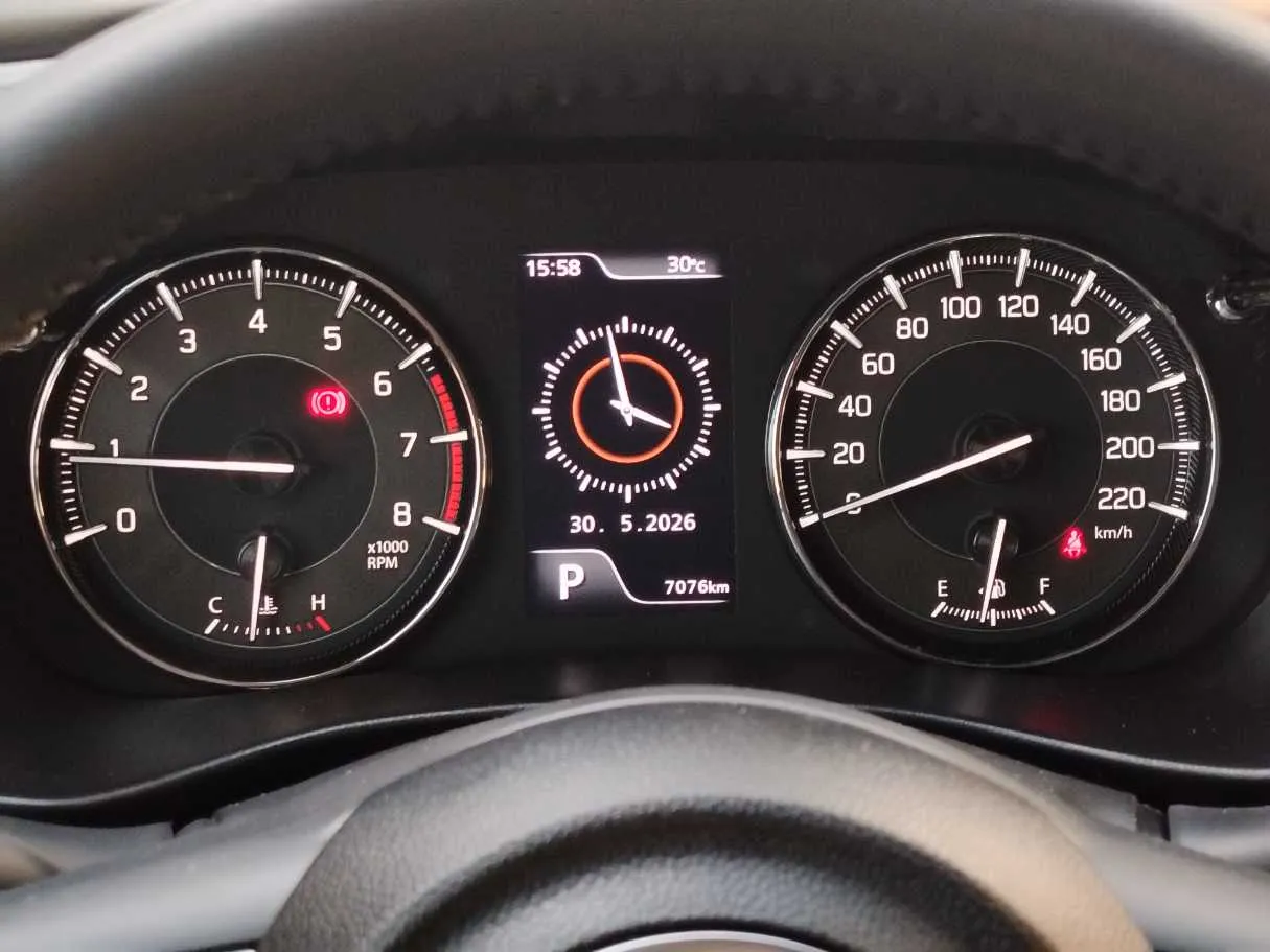 Car image 21