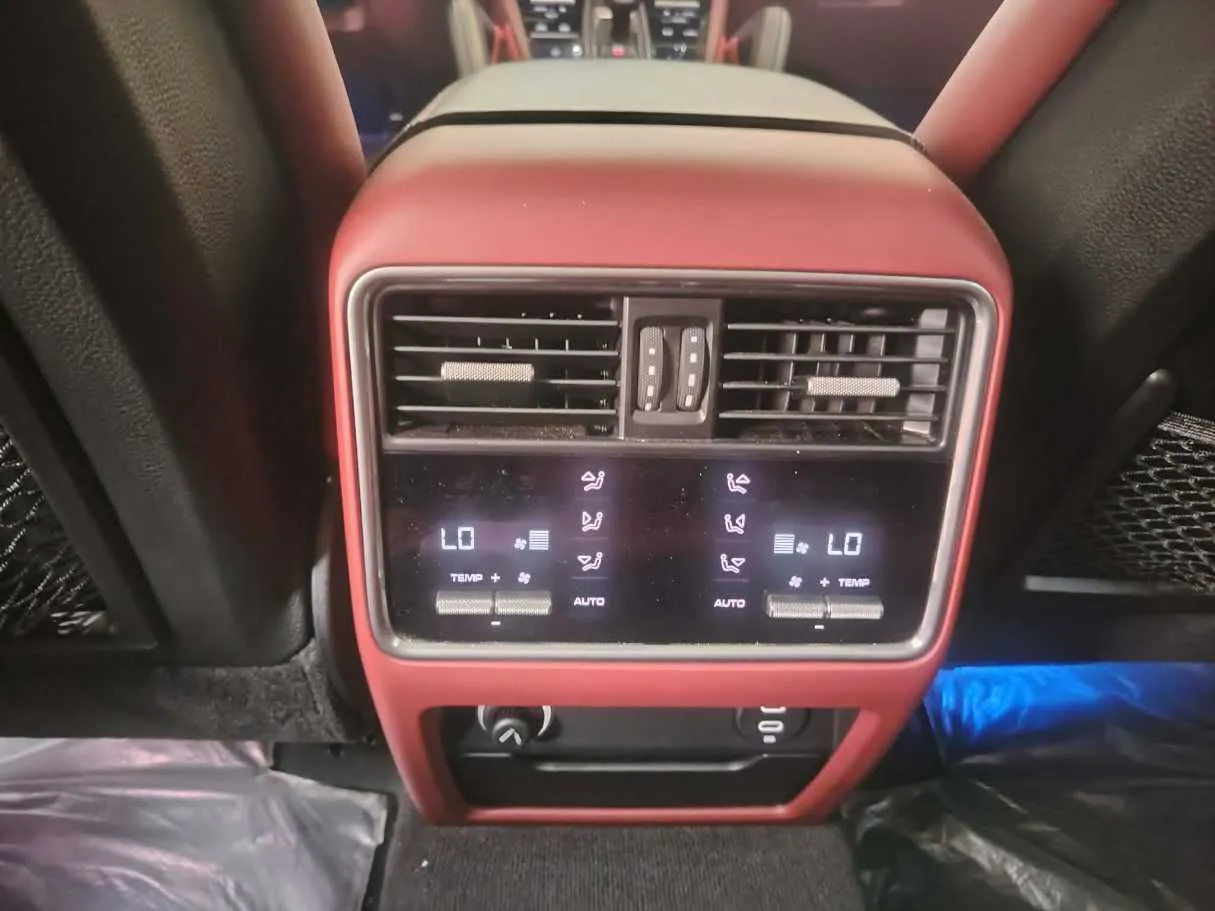 Car image 39
