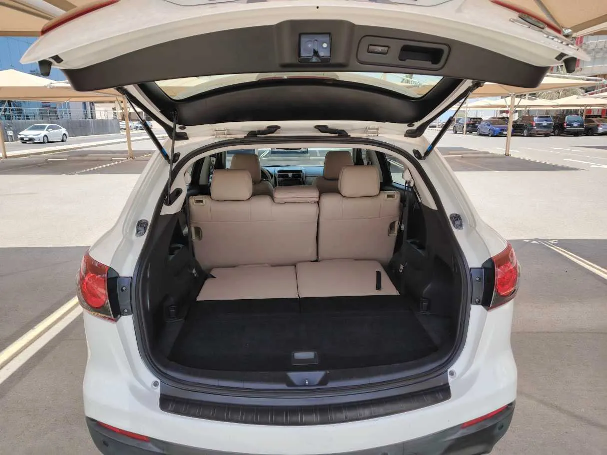 Car image 23