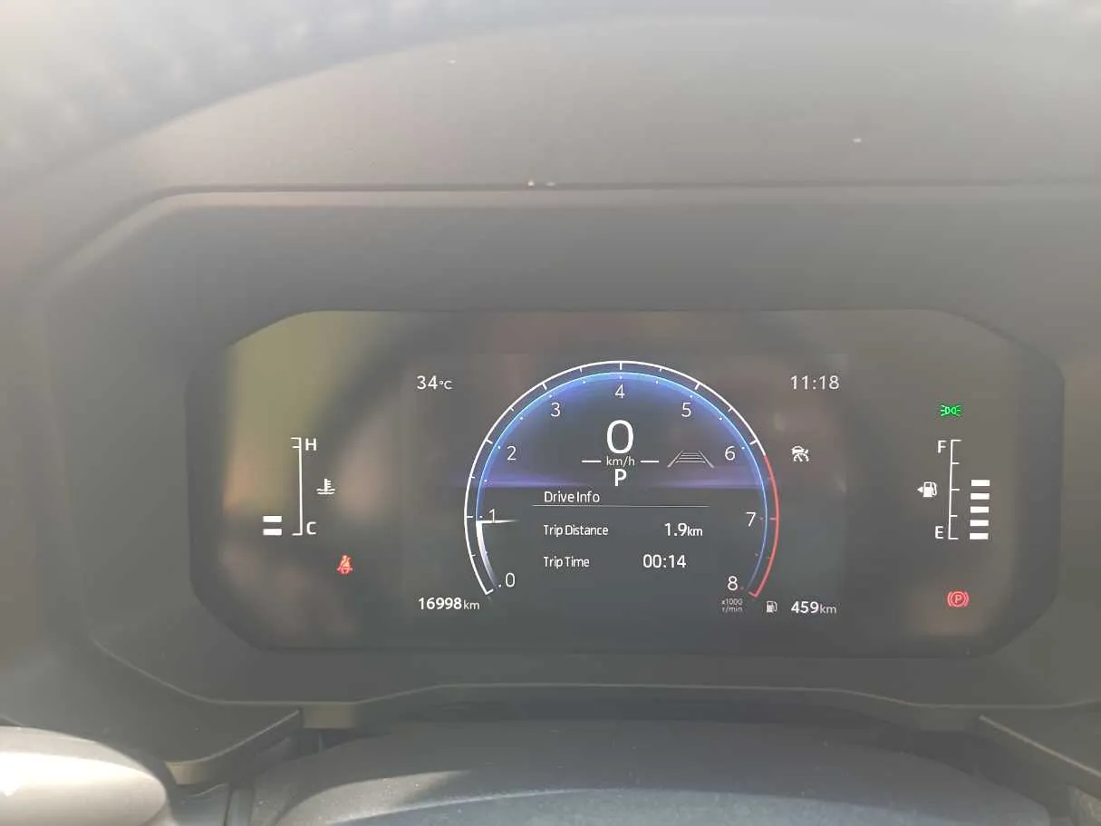 Car image 18