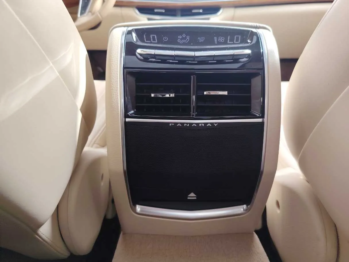 Car image 33