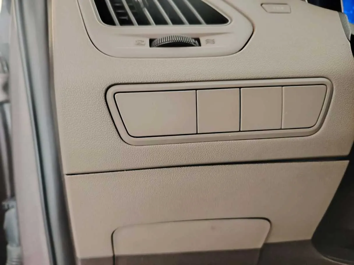 Car image 39
