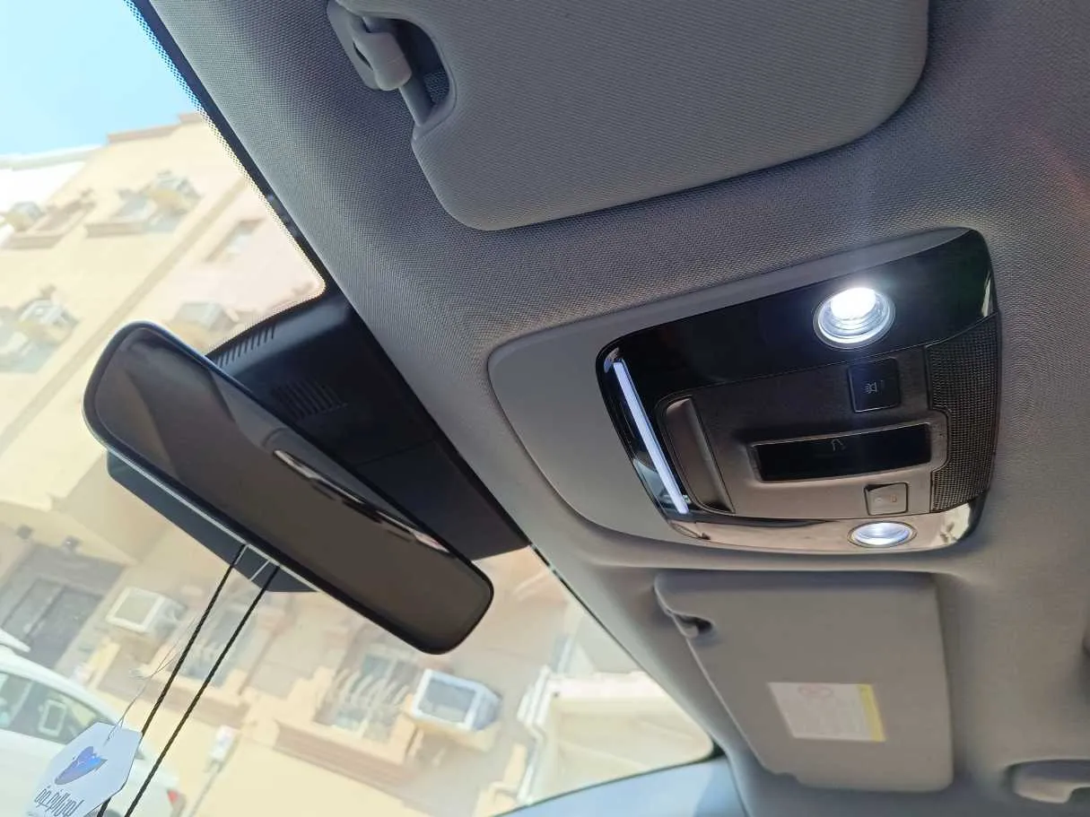 Car image 29