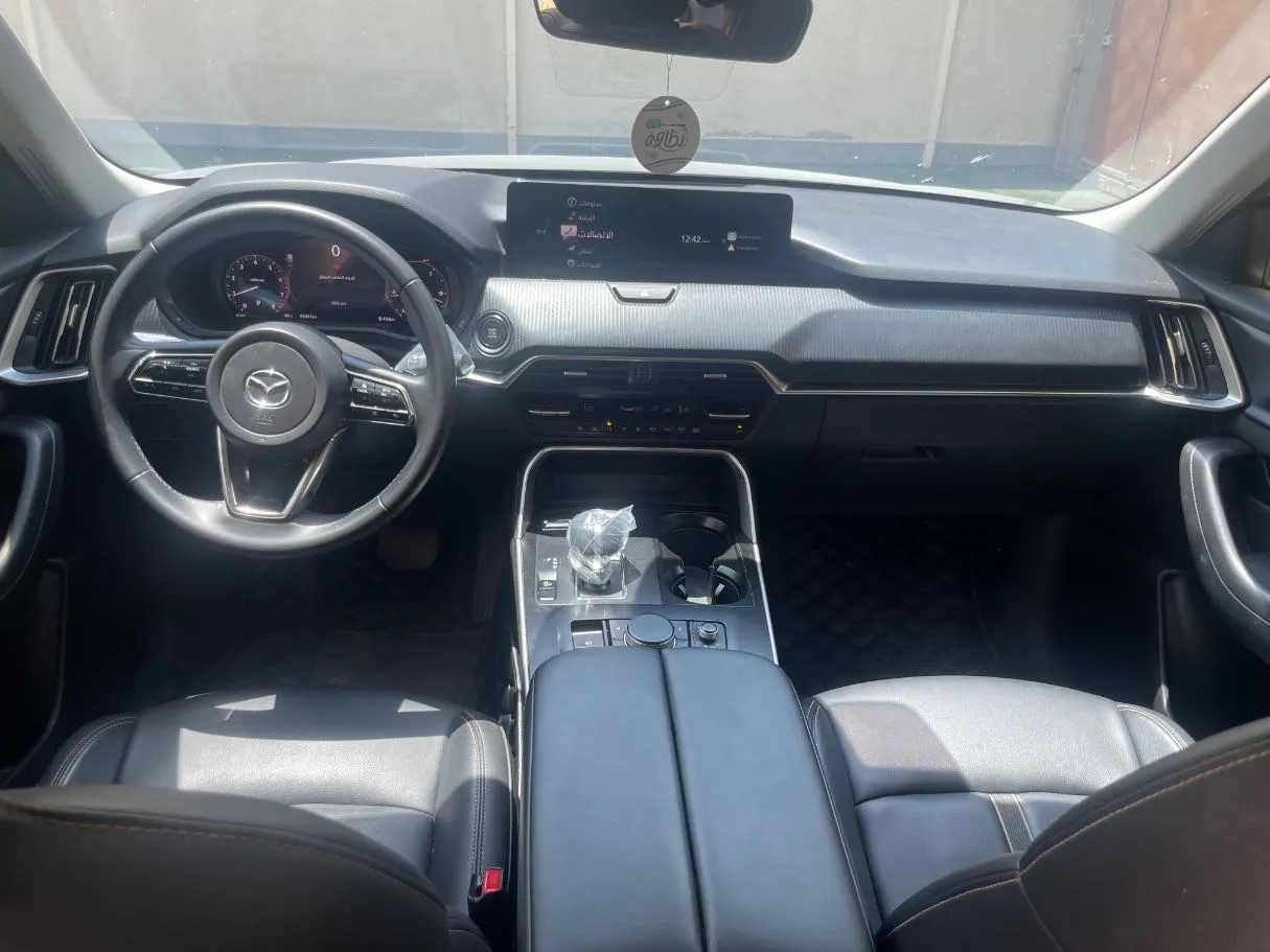 Car image 17