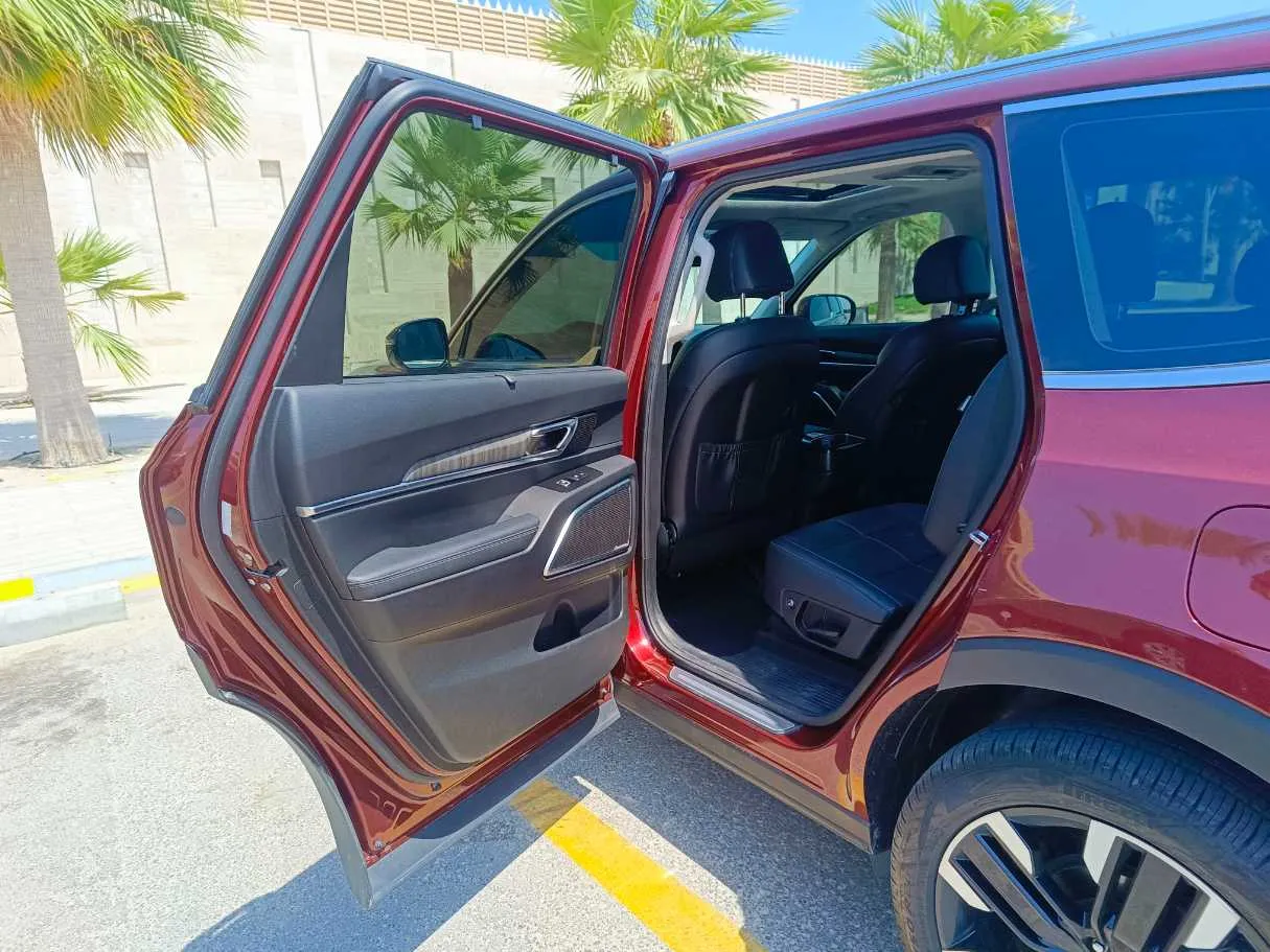 Car image 17