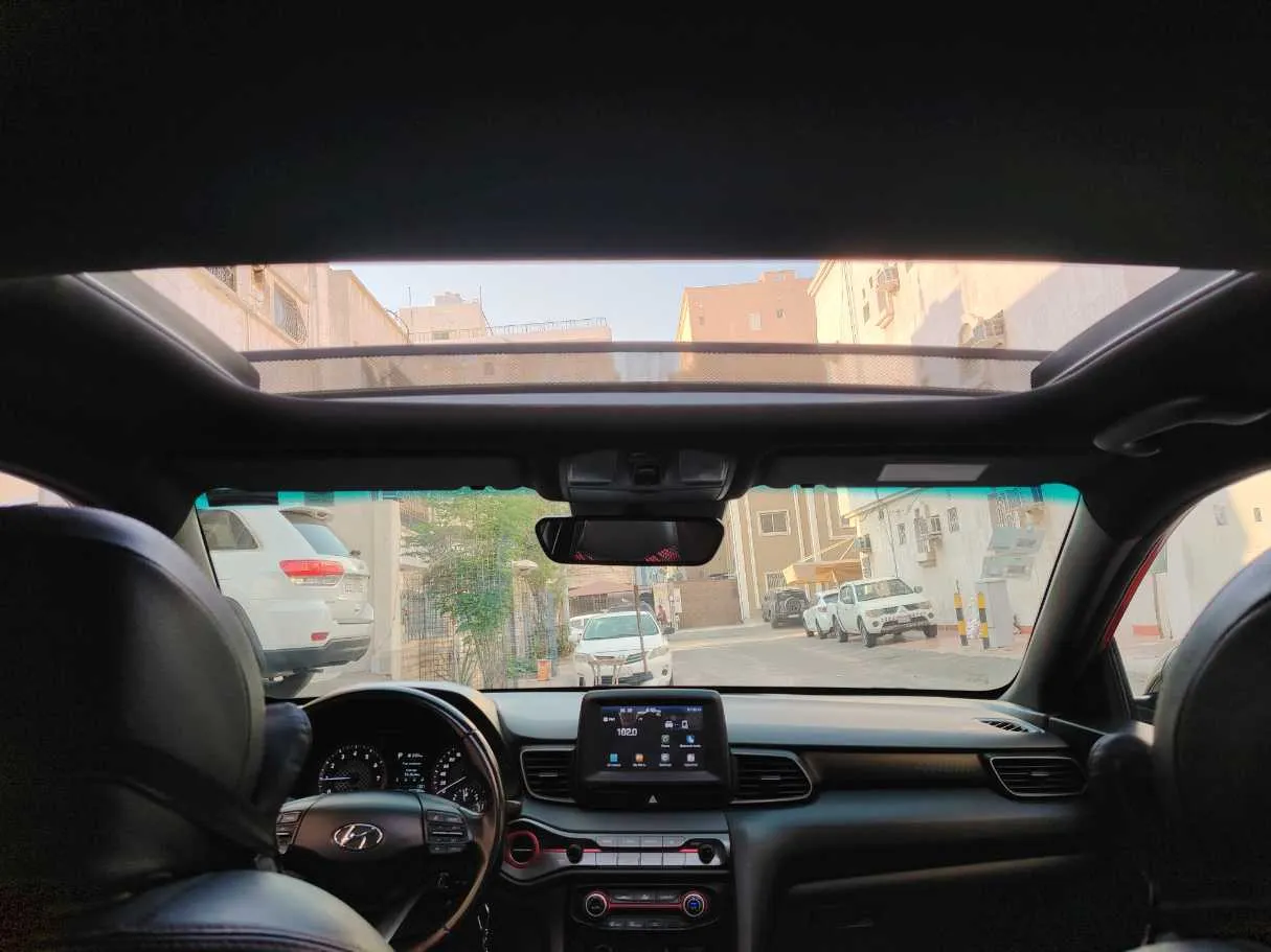 Car image 16