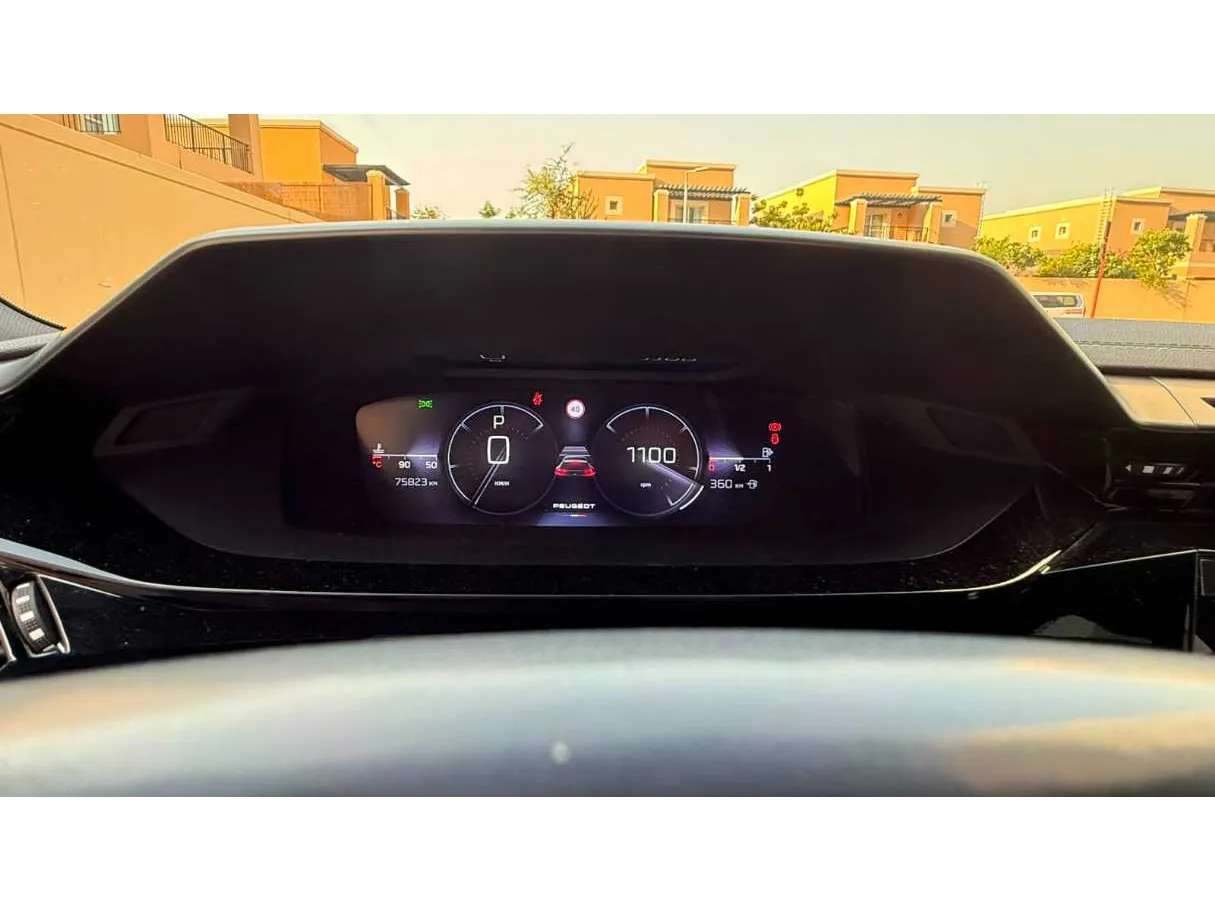 Car image 17