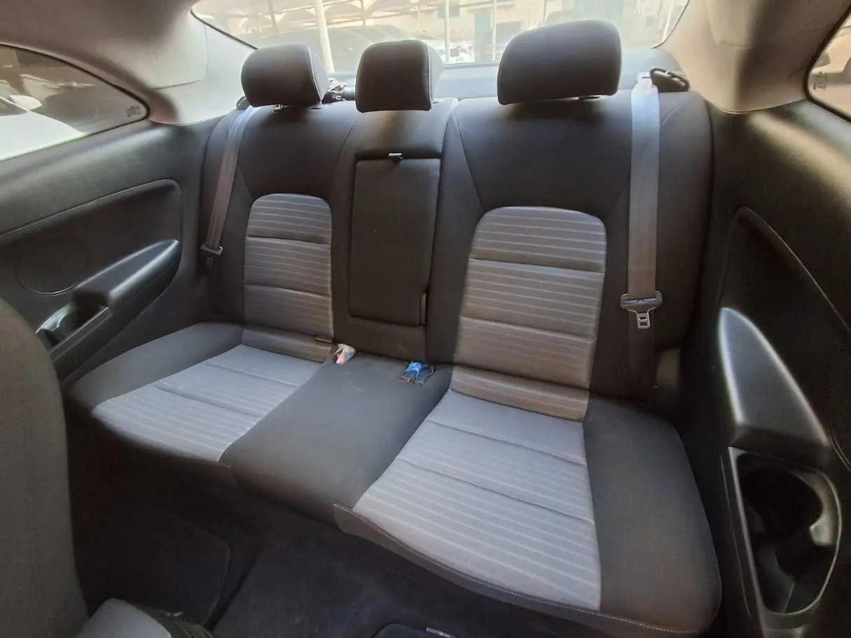 Car image 17