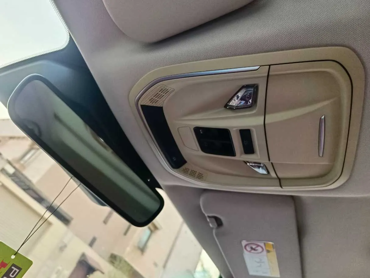 Car image 31