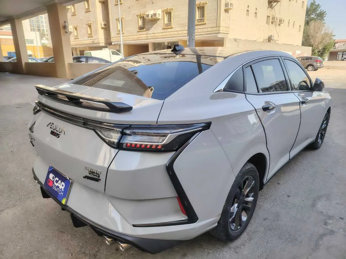 Car image 5
