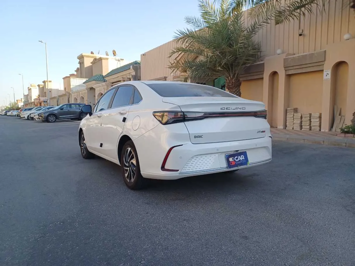 Car image 7