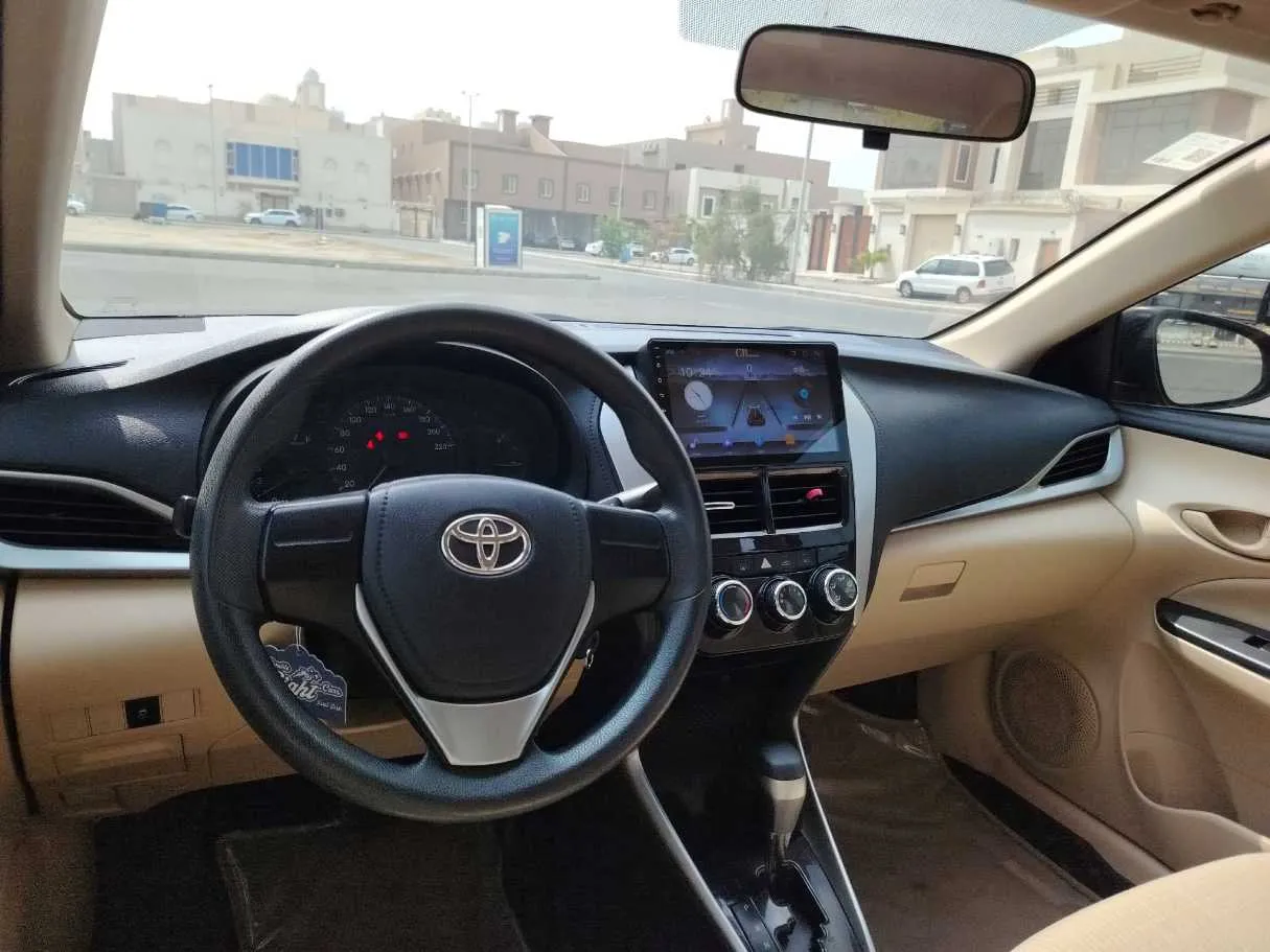 Car image 22