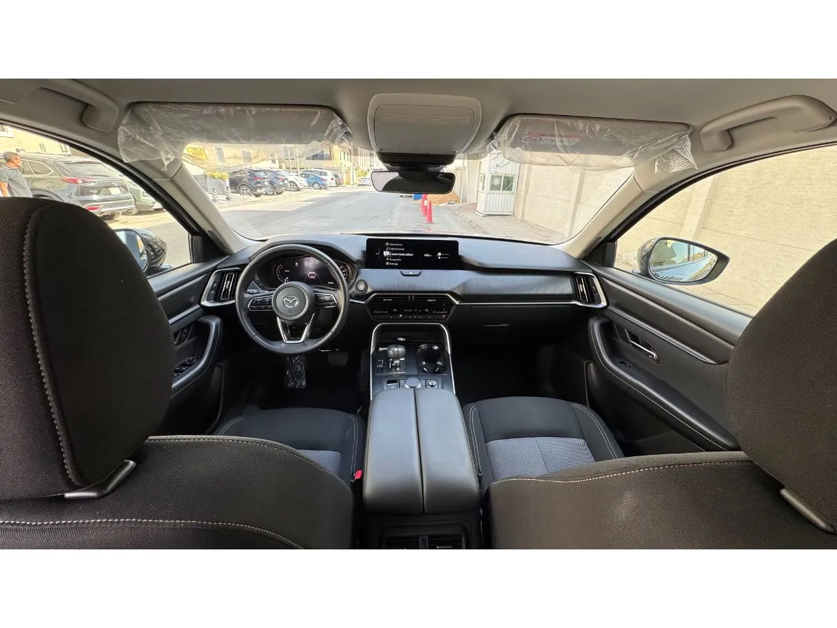 Car image 16