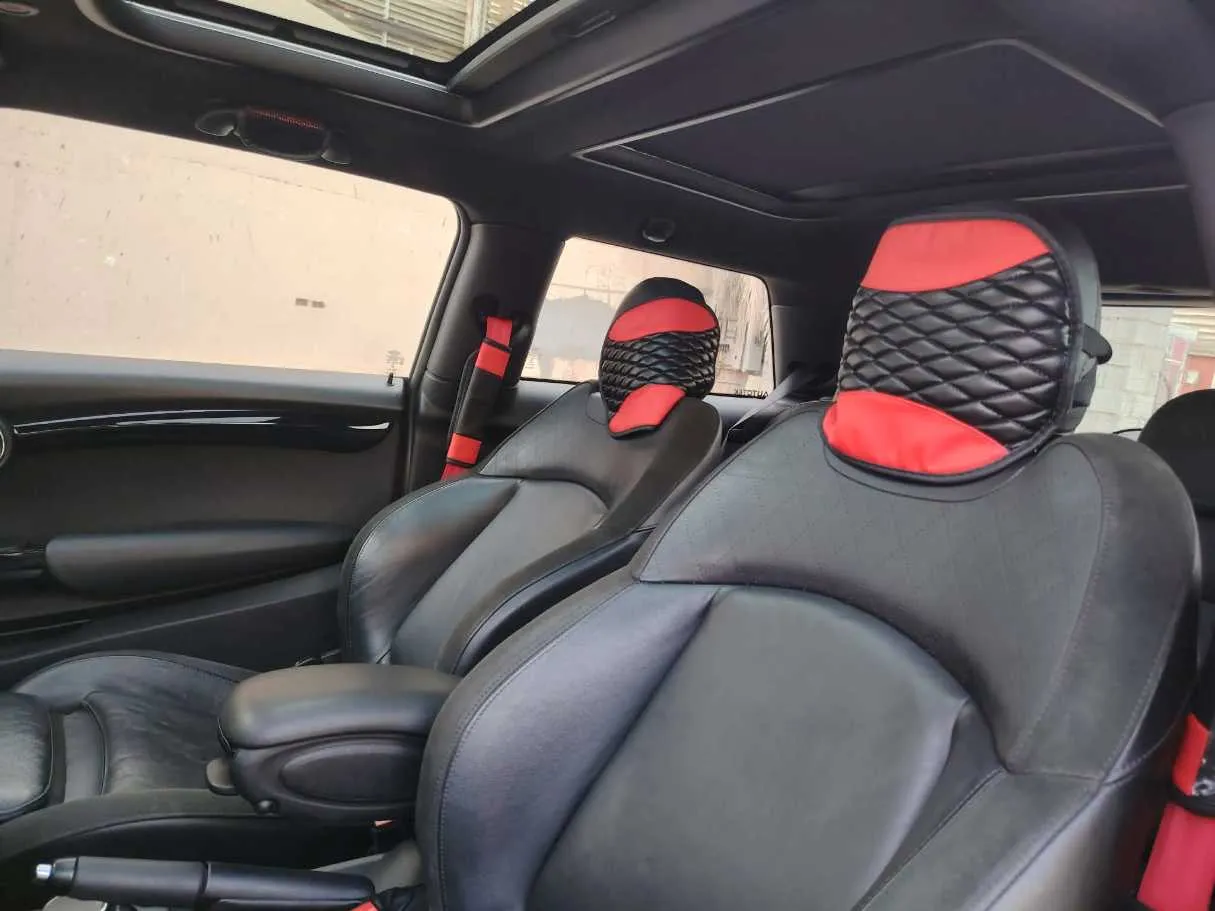 Car image 16