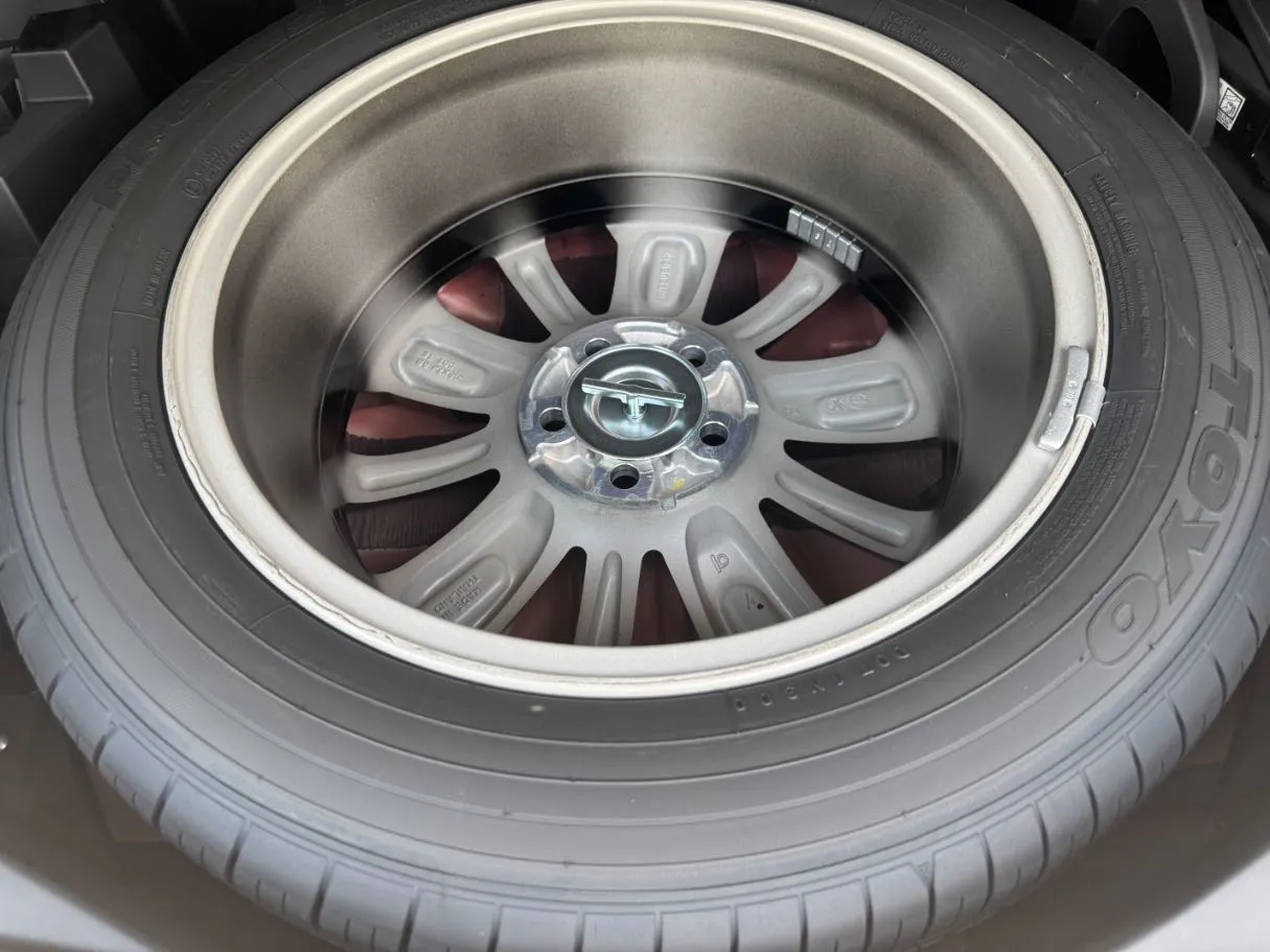 Car image 21