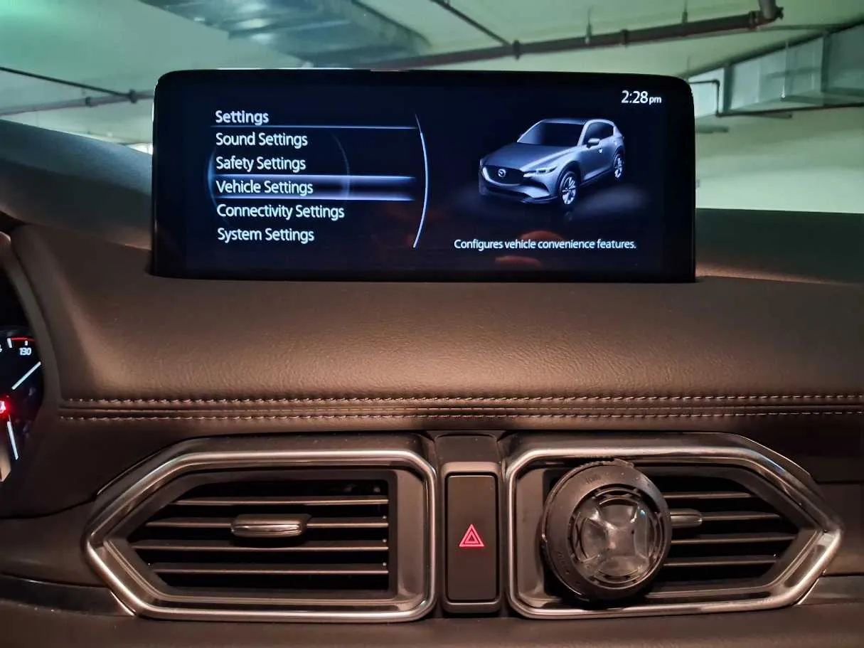 Car image 15