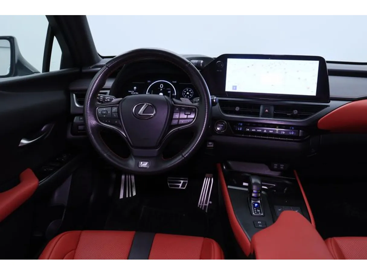 Car image 15