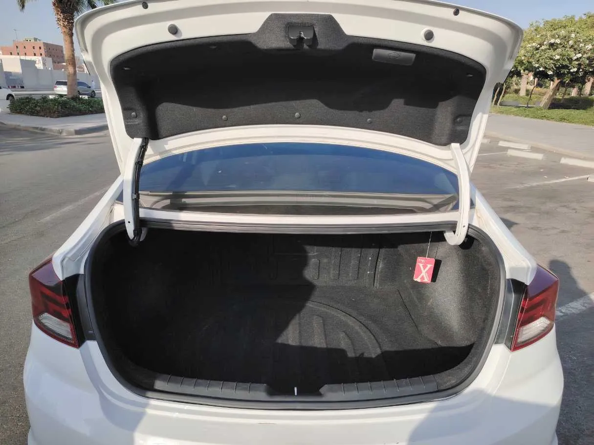 Car image 23