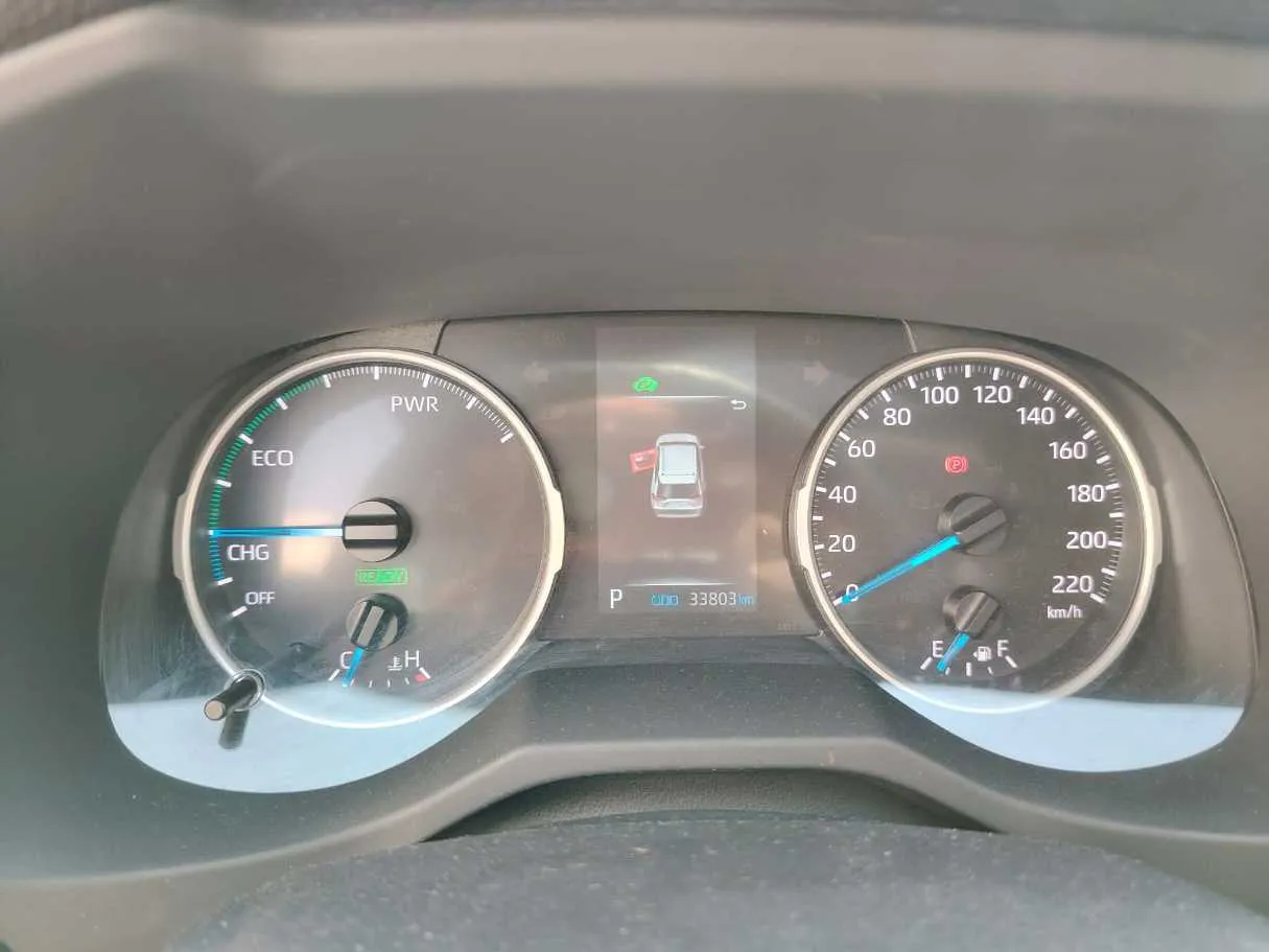 Car image 26