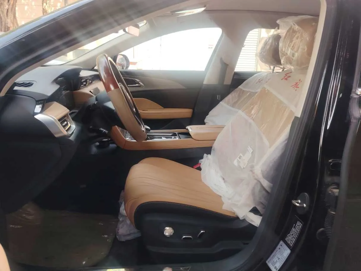 Car image 12