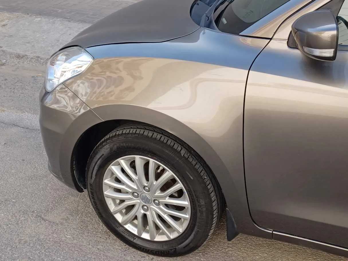 Car image 9