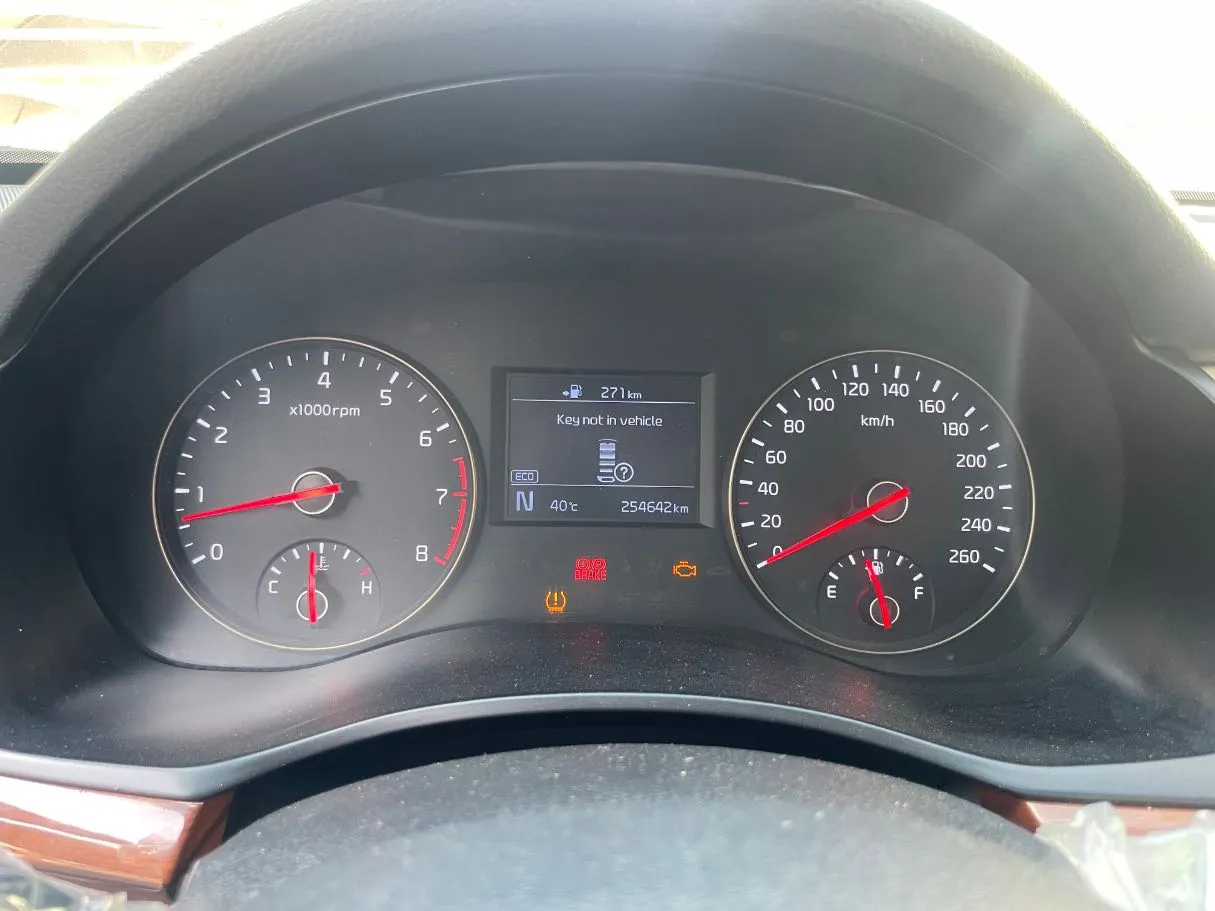 Car image 13
