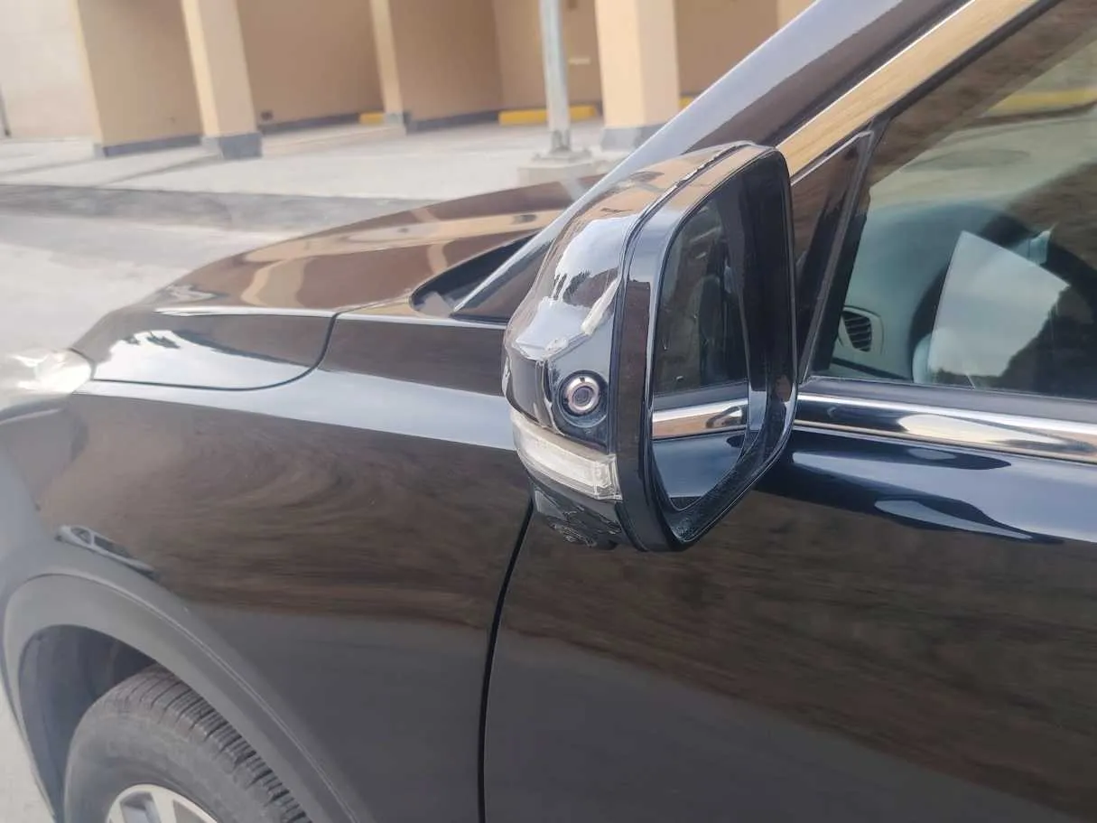 Car image 35