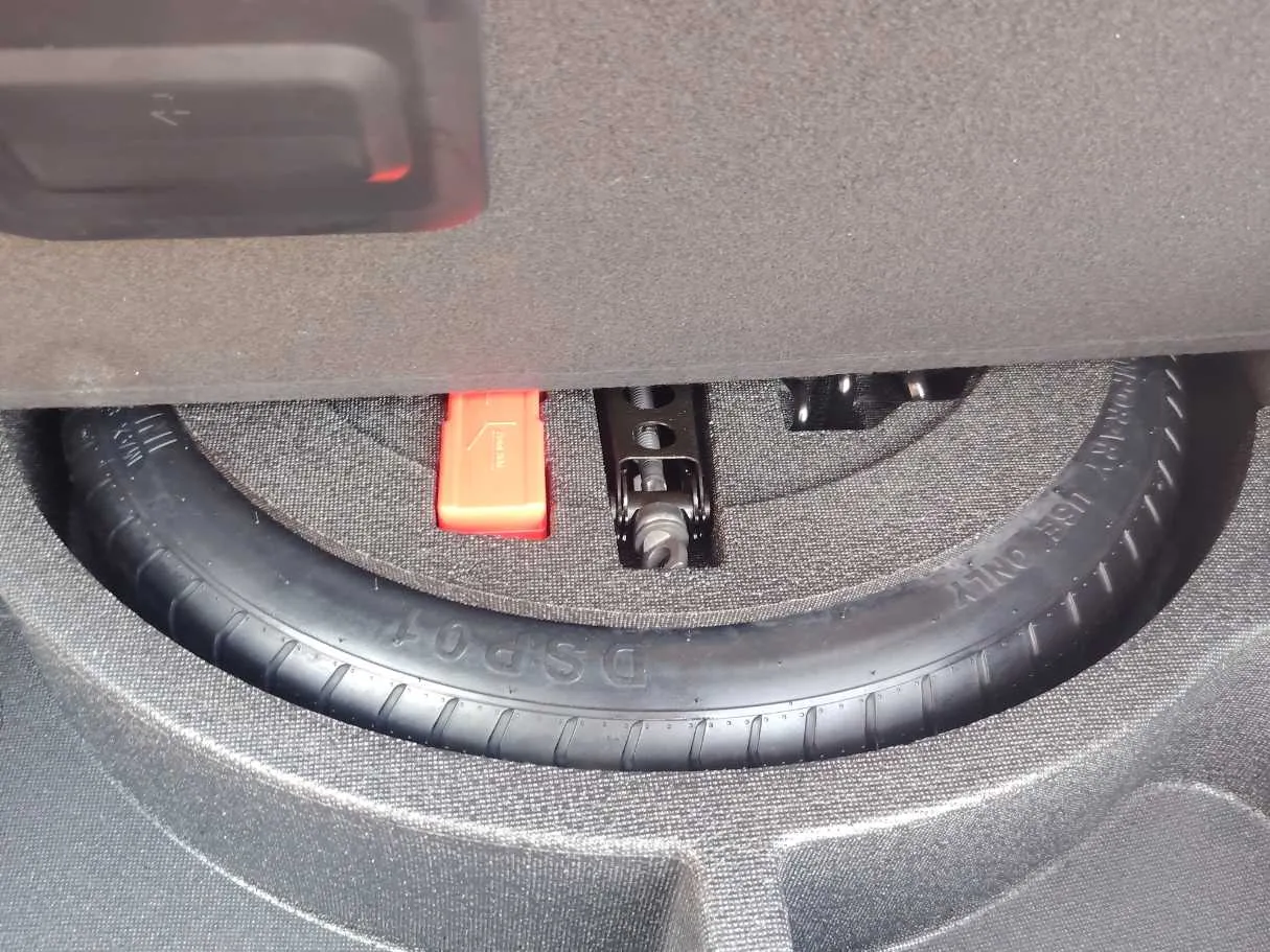 Car image 31