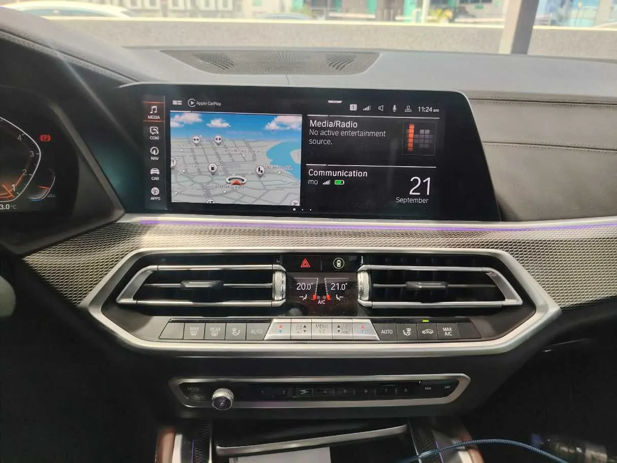 Car image 28