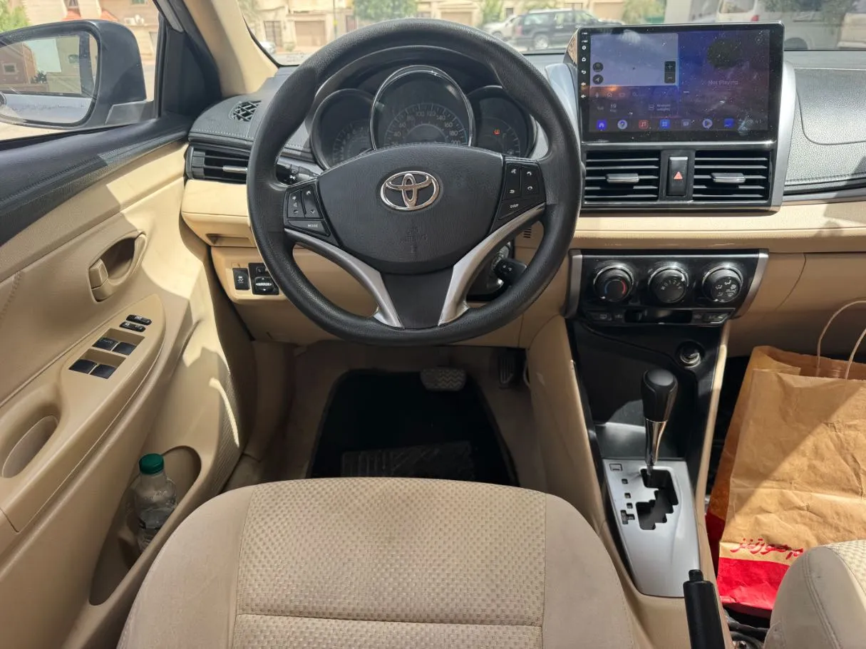 Car image 16