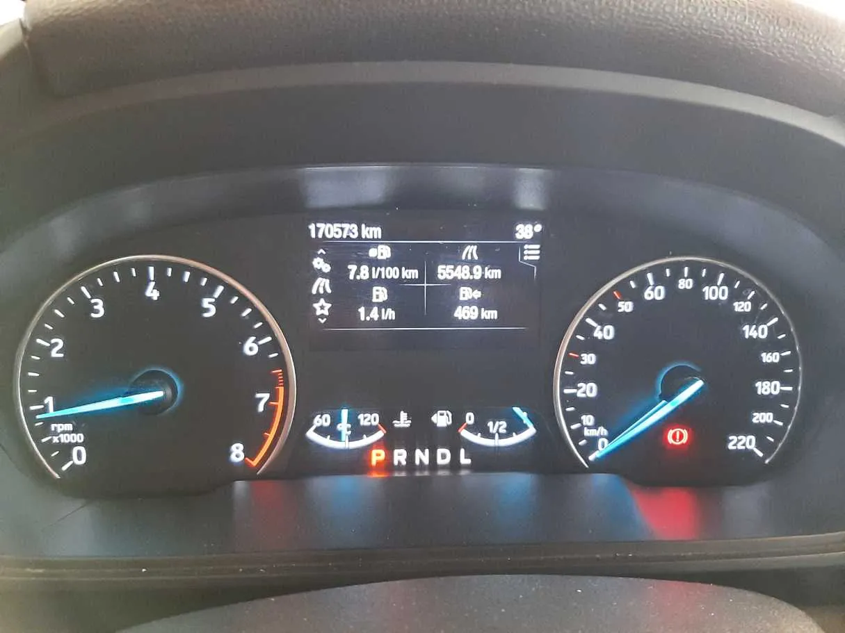 Car image 18