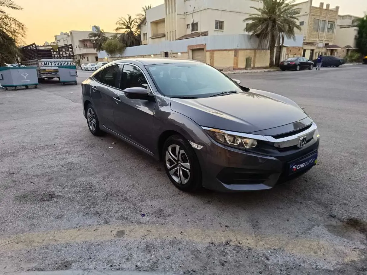 Car image 3