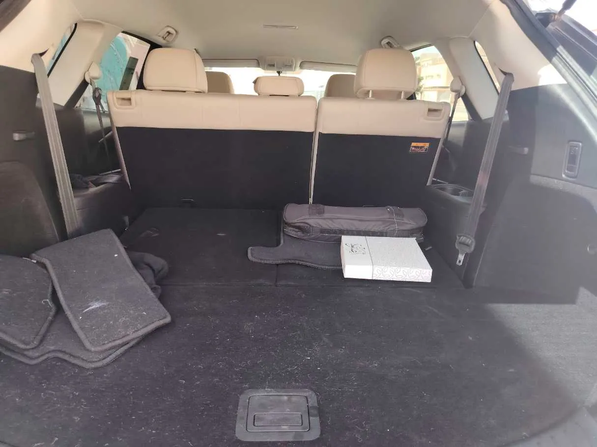 Car image 26