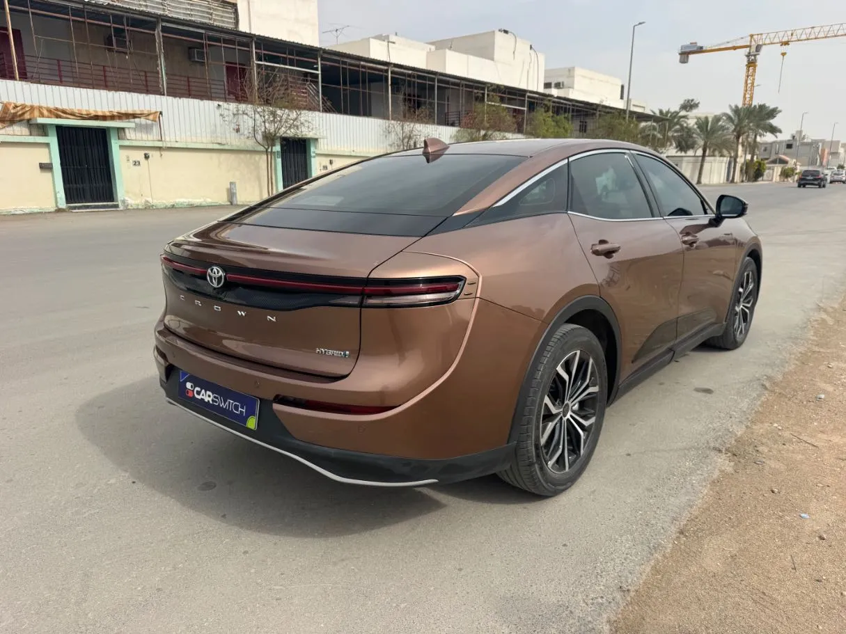 Car image 5