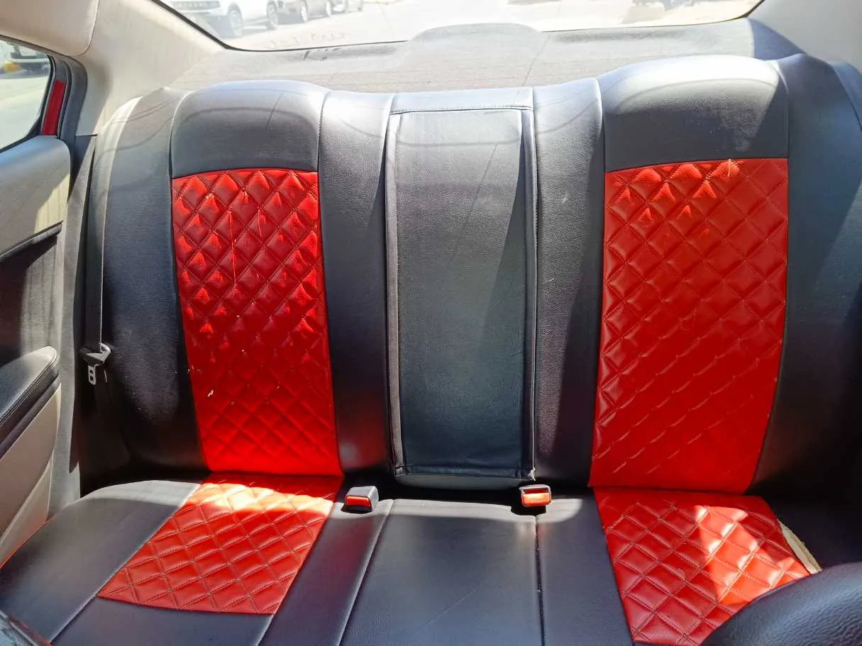 Car image 16