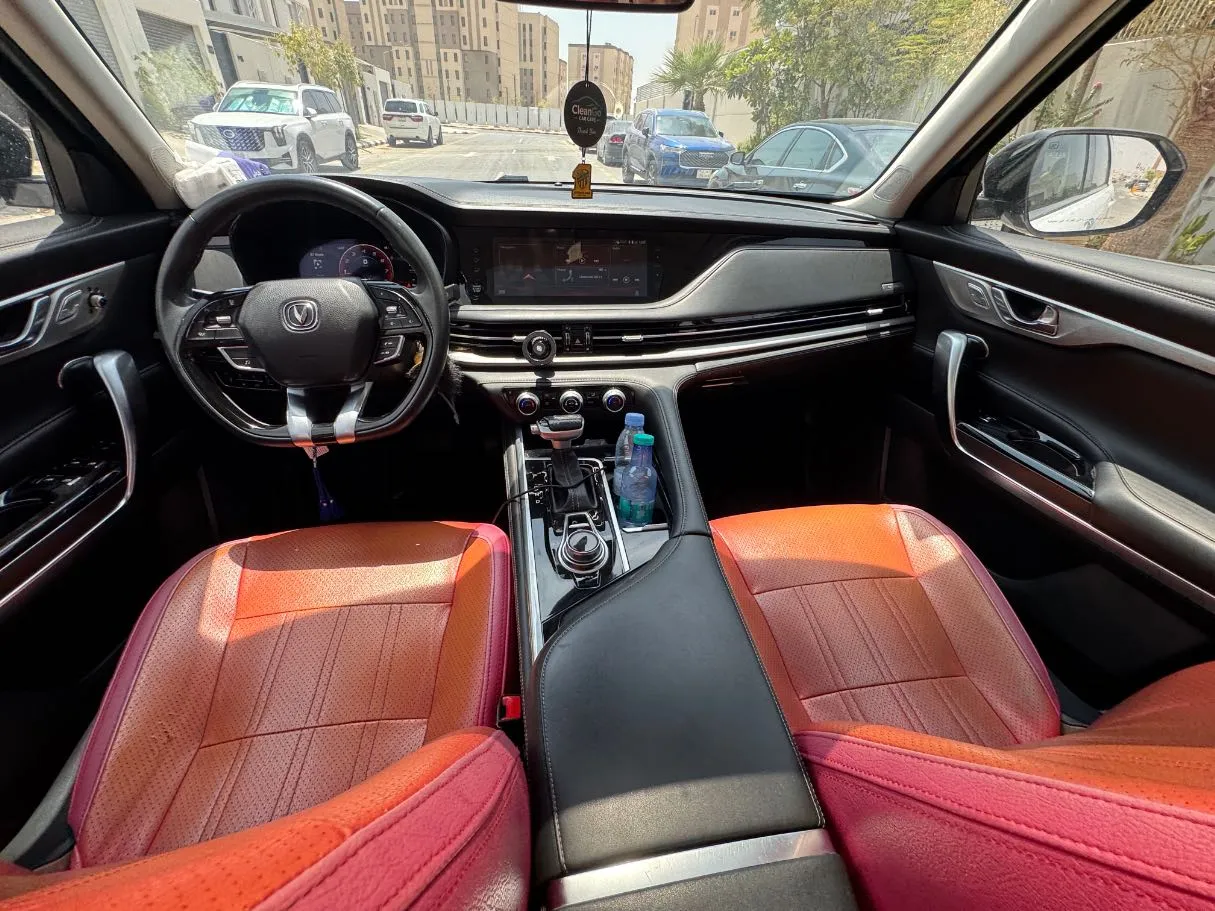Car image 15