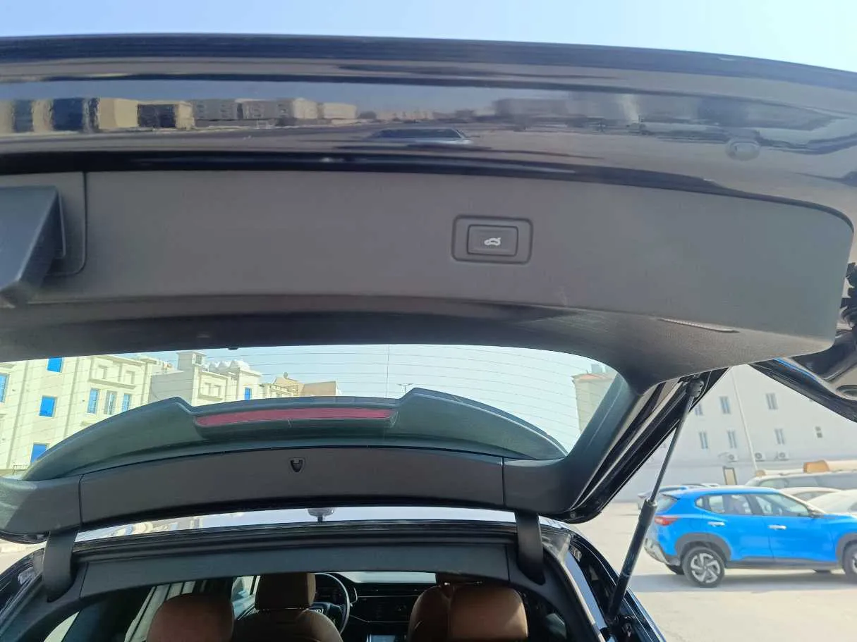 Car image 31