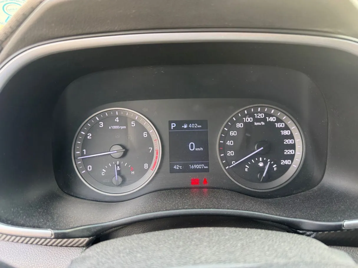 Car image 18