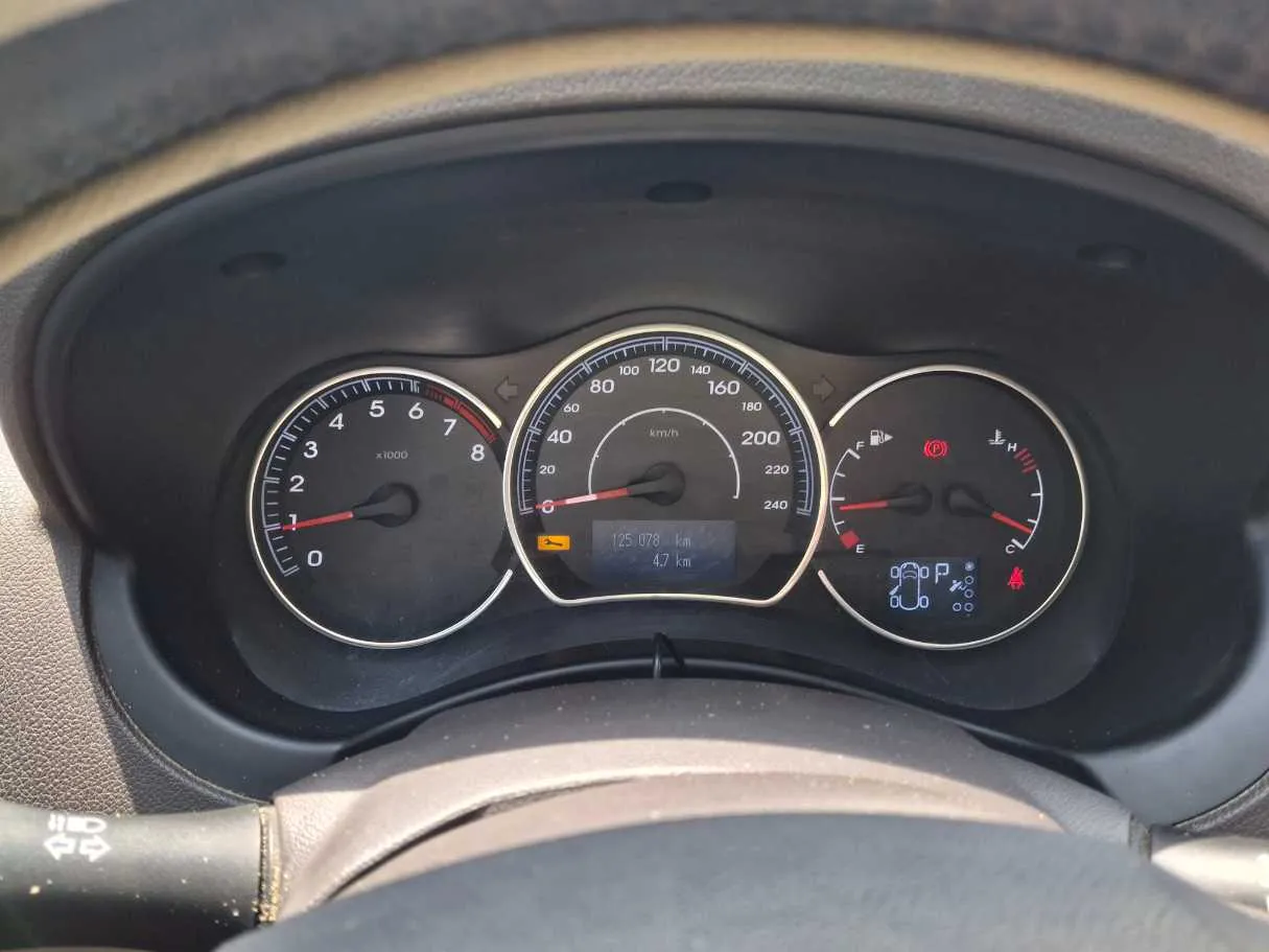 Car image 18