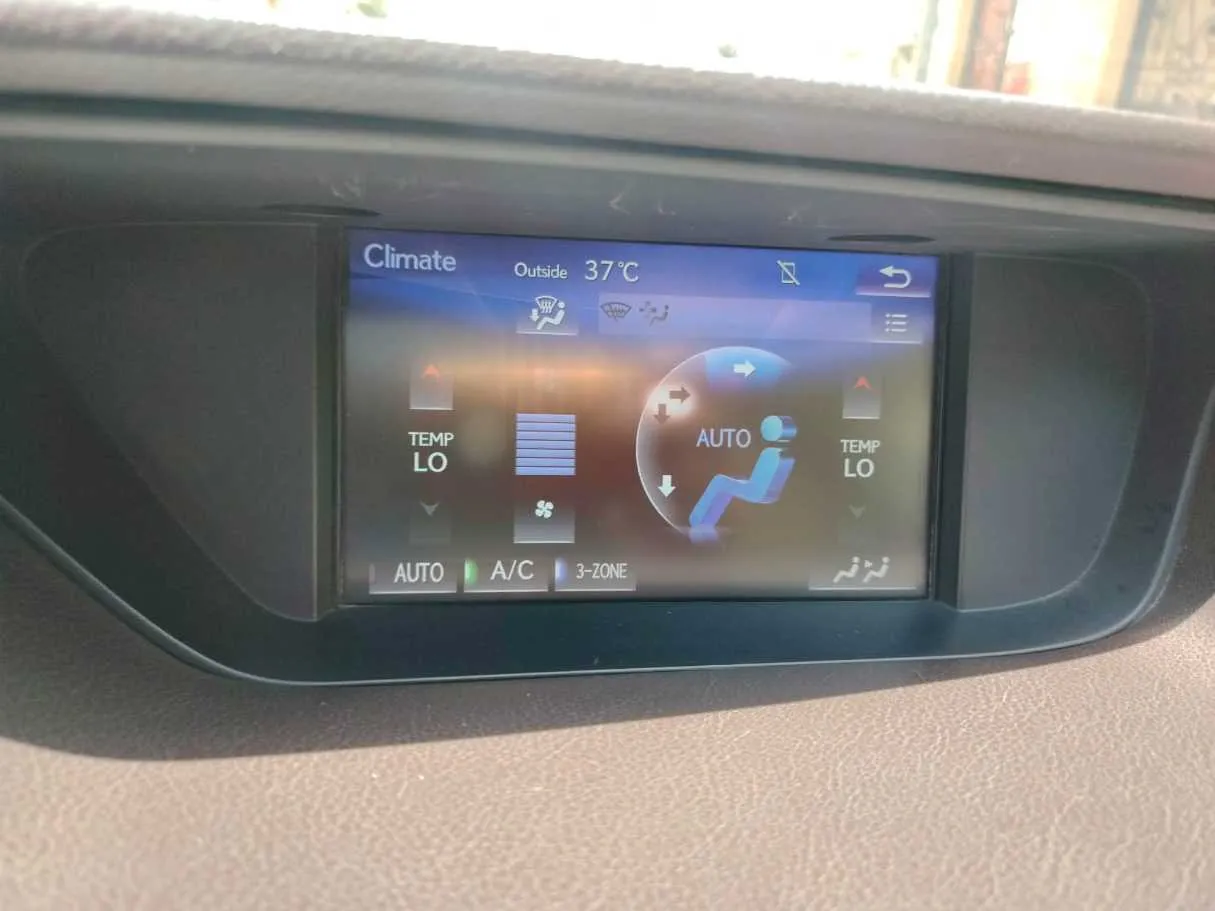 Car image 28