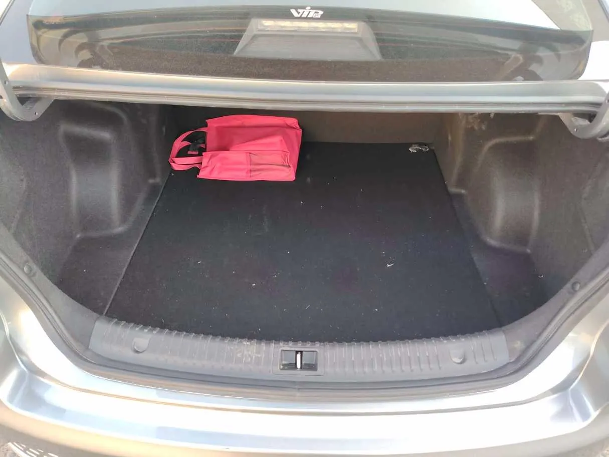 Car image 28
