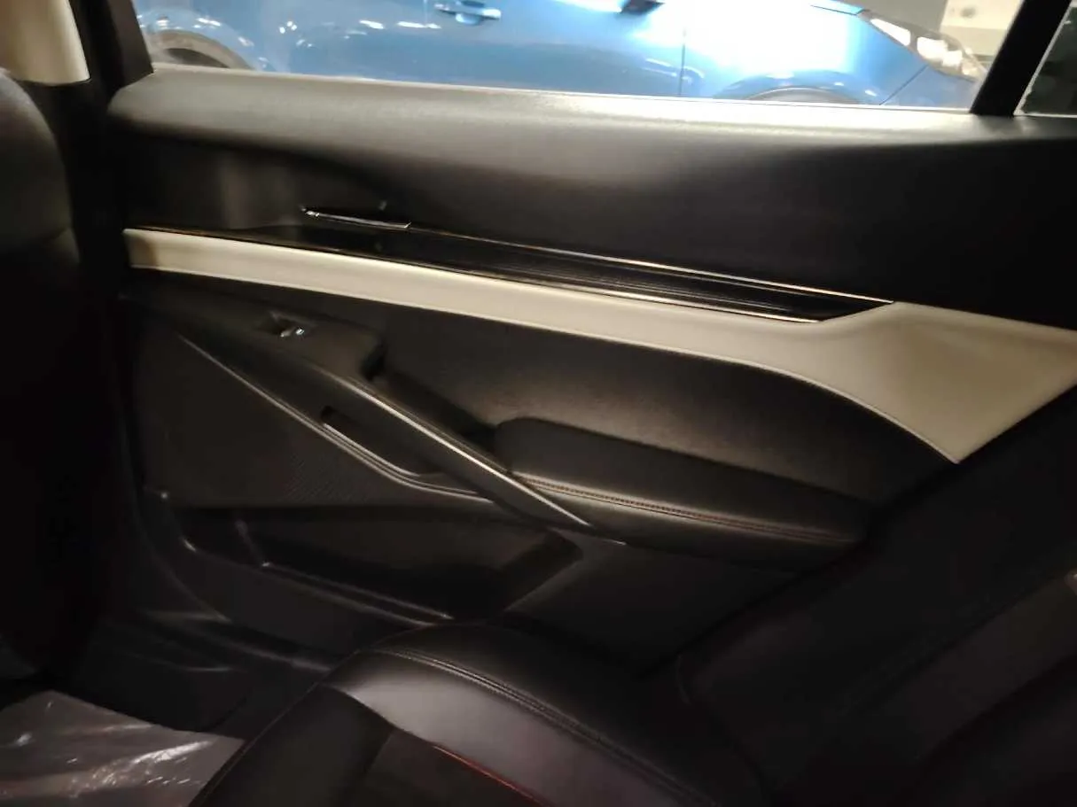 Car image 39