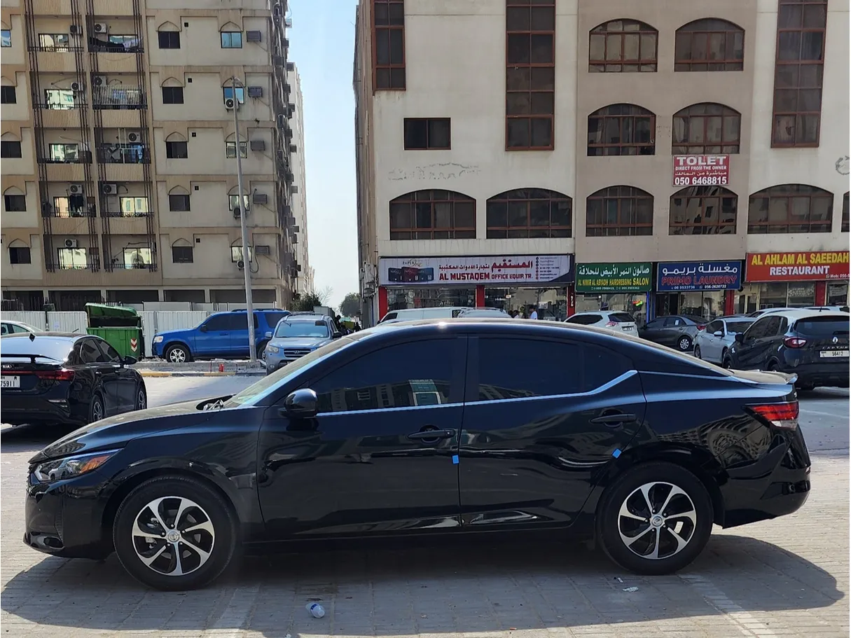 Car image 11
