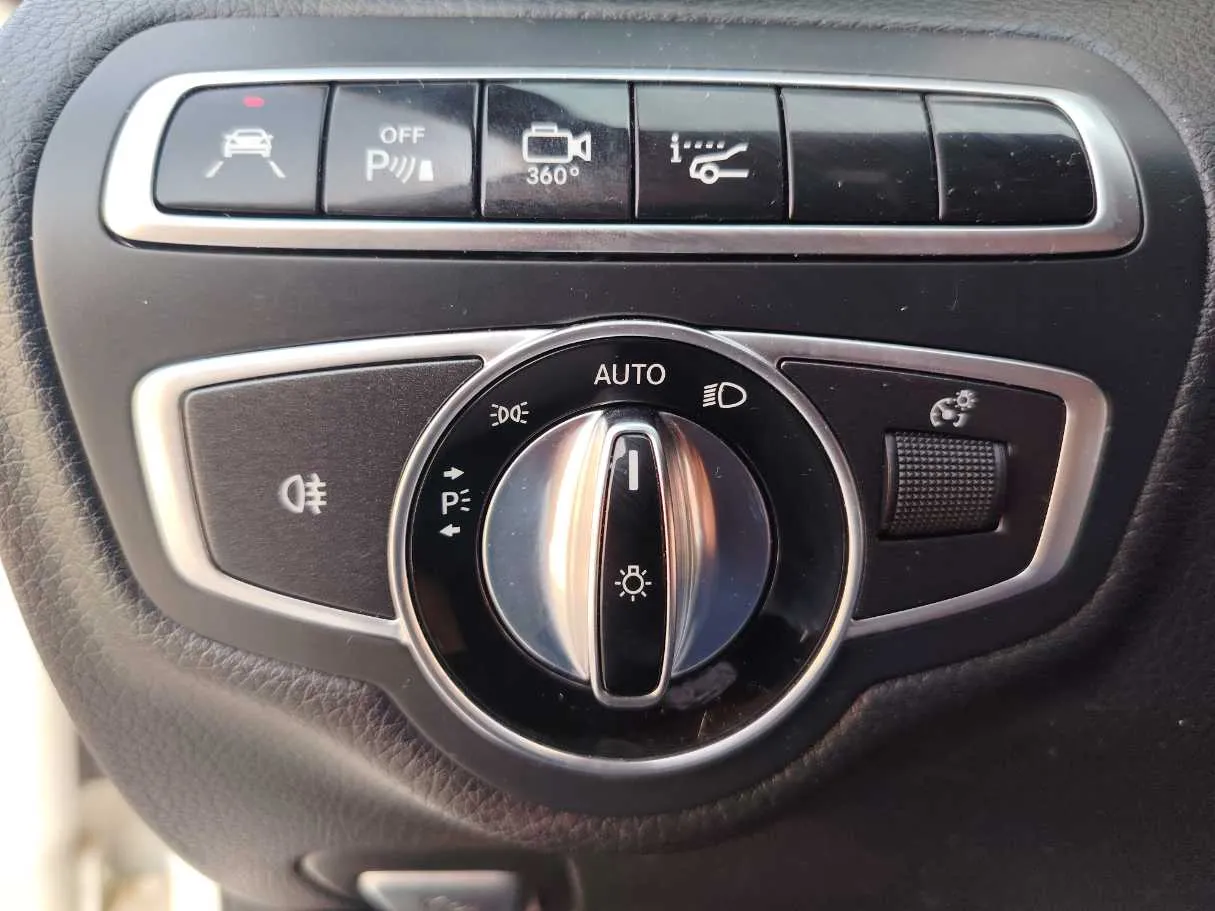 Car image 31