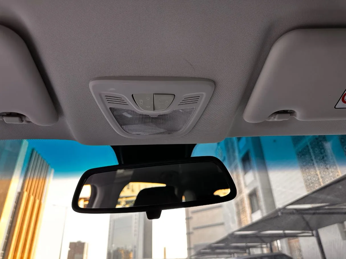 Car image 23