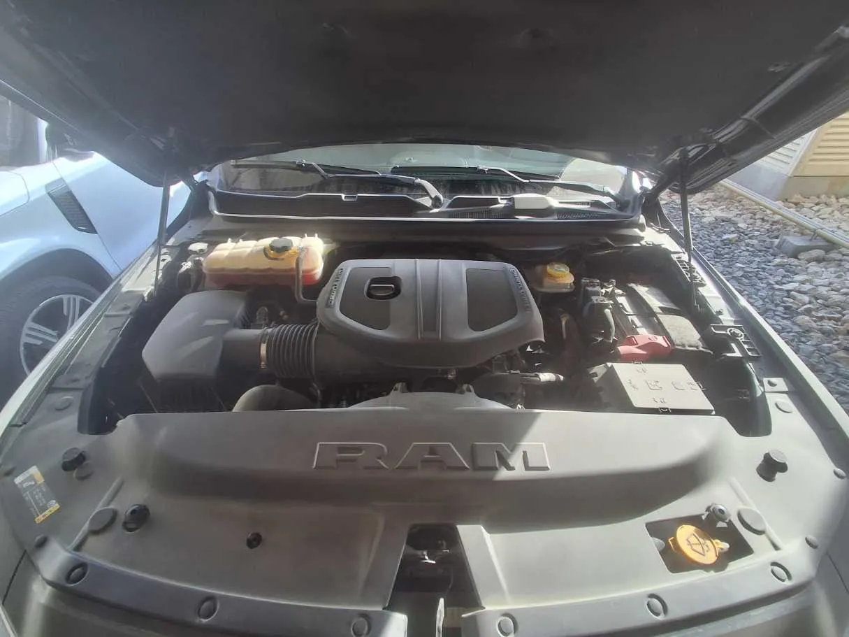 Car image 23