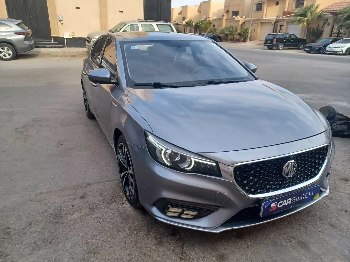 Car image 3