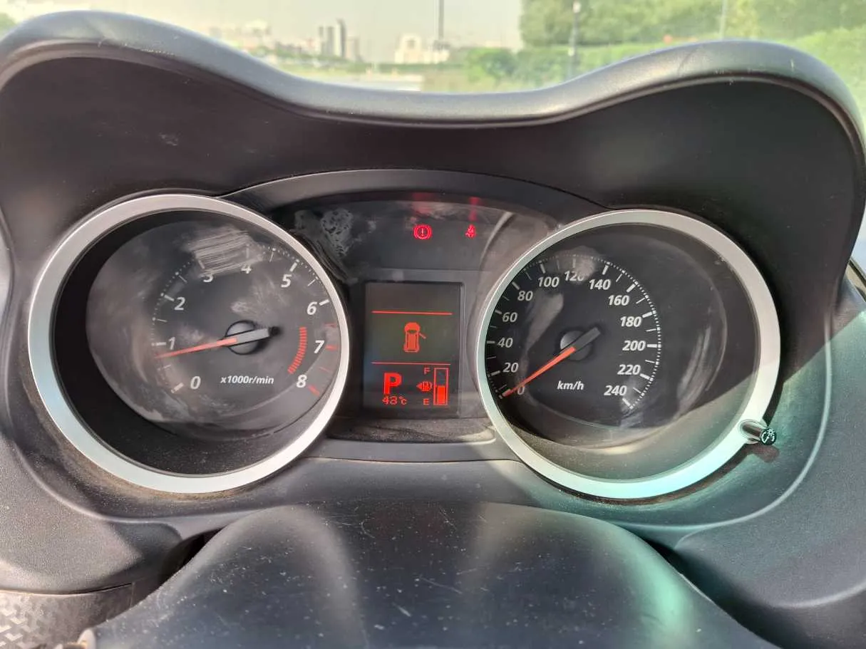 Car image 18
