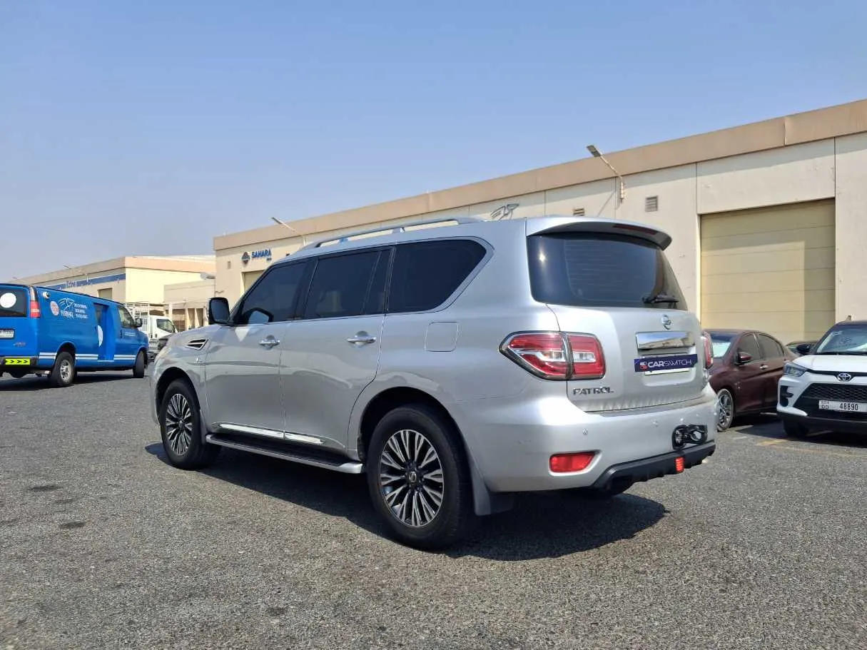 Car image 7