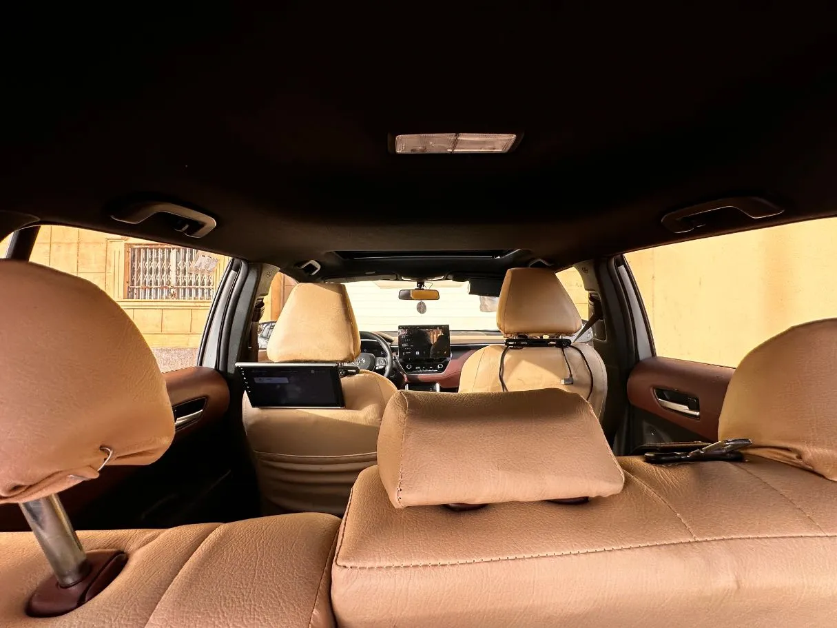 Car image 16